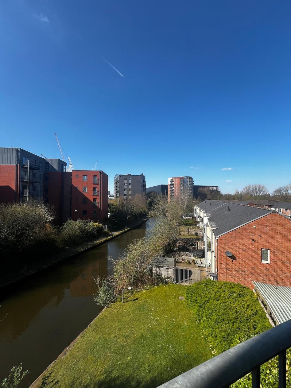 Serene 2-Bed Flat With Canal Views - Coop Live & Ethiad Mánchester Exterior foto