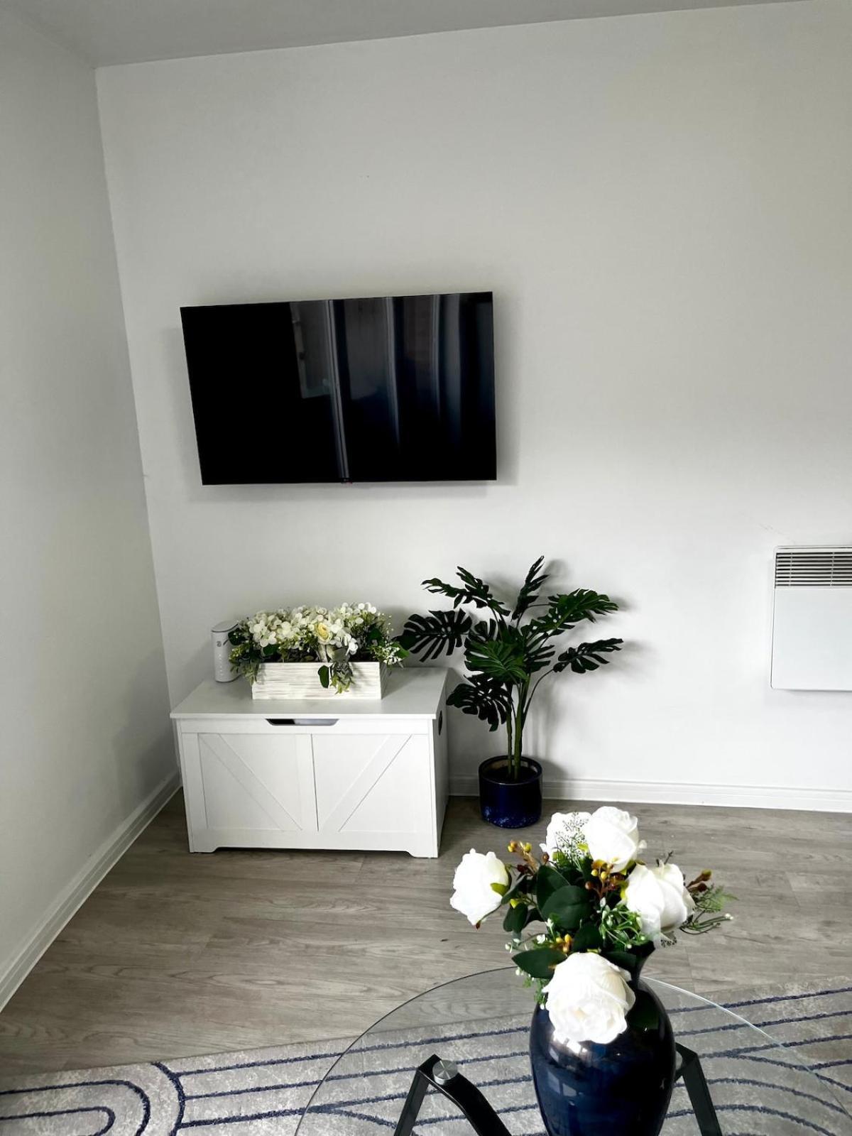 Serene 2-Bed Flat With Canal Views - Coop Live & Ethiad Mánchester Exterior foto
